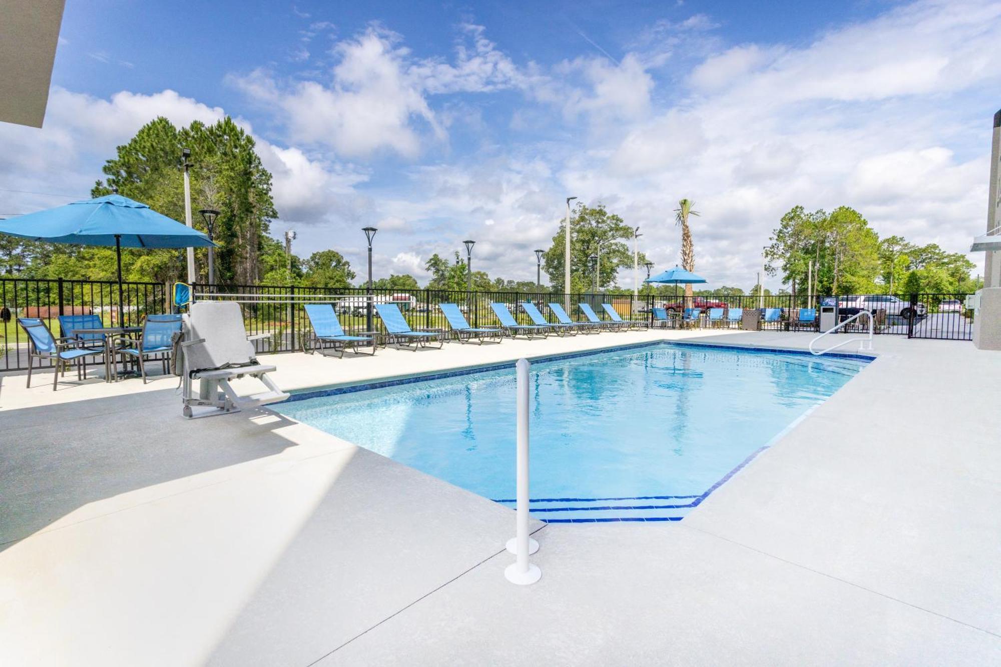 La Quinta Inn & Suites By Wyndham Valdosta Kültér fotó